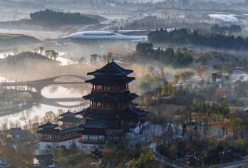 四川成都理县桃坪羌寨+甘堡藏寨一日游【串联羌寨碉楼、藏寨石屋与高原风情，品两族特色美食，赏非遗歌舞，沉浸式感受理县多元民族文化魅力。】