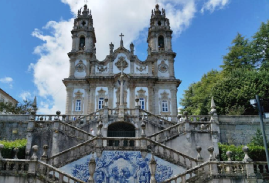 葡萄牙波尔图-杜罗河谷-种植园-波特酒【中文专车-惬意舒适】【中文专车出行，行程自己定义，无需等待，专属贴心服务，尽享惬意旅程】