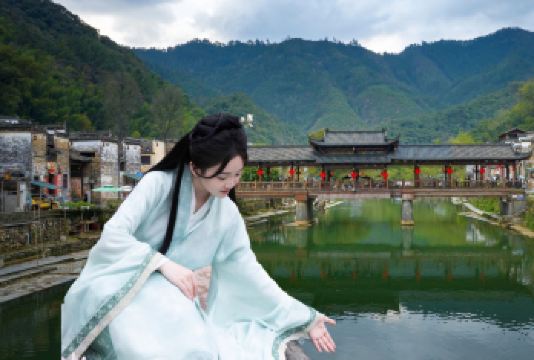 中国国旅 | 瑶里古镇+瓷宫+寒溪村+东埠一日游 精品小团【[纯玩无套路]全程无隐形消费、无强制购物、无车销加点】