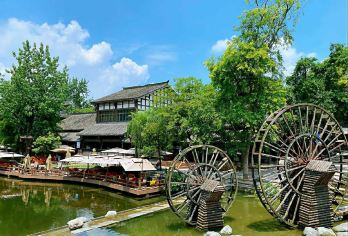 从成都出发：黄龙溪古镇+ 欢乐田园包车一日游【古镇逛吃，田园萌宠互动】