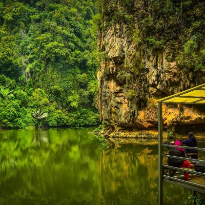 【吉隆坡出发】怡保・二奶巷・新街场壁画・山洞 复古美拍一日游