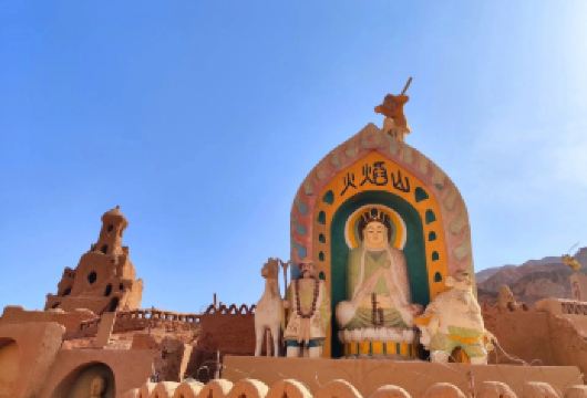 吐鲁番坎儿井+火焰山+万佛宫+麻扎村+库木塔格沙漠一日游【[多重玩法]多种团形，上门接减少等待时间，体验沙漠冲浪。】