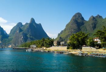 桂林漓江三星游船一日游【市区接送码头，游全景漓江/银子岩】【船游美丽的特色河流之桂林漓江，桂林山水精髓的所在，让您不虚此行！】