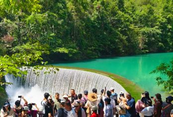 荔波小七孔景区一日游【2-8人精品小团】【[自营直发]上门接送 不进任何购物点 让你的旅游畅行无忧 行程随心动，畅享无拘无束的的旅途体验。】