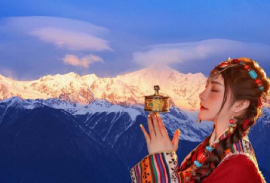 凌晨出发观梅里雪山日照金山+飞来寺+雾浓顶+金沙江大拐弯【一天往返就可看梅里雪山日照金山，时间更简单，更有性价比】