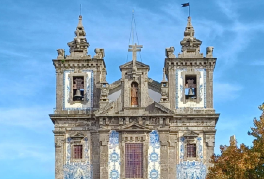 葡萄牙波尔图卡尔莫教堂-里贝拉广场【中文专车-惬意舒适】【中文专车出行，行程自己定义，无需等待，专属贴心服务，尽享惬意旅程】