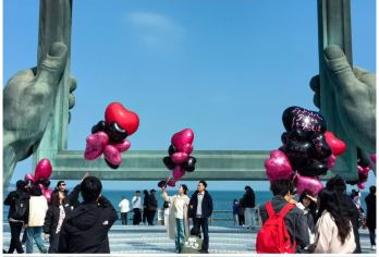 威海网红打卡【天鹅湖+孤独公约+猫头山8大网红打卡地】送双粮【威海经典网红打卡线路，体验沿海风光，打卡威海标志性景点赠送天鹅粮+海鸥粮】