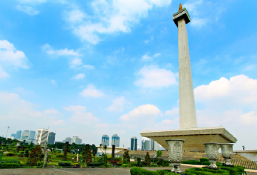 雅加达 Instagram 之旅|多语种指南【在国家纪念碑和邦达兰HI观景台拍摄令人惊艳的照片，非常适合发布到你的Instagram上。 像真正的雅加达人一样，乘坐公共交通工具（Transjakarta），并有友好的当地导游陪同旅行。 在探索雅加达充满活力的城市氛围的同时，了解雅加达地标建筑背后的丰富故事。】