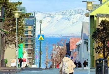 冰岛雷克雅未克冰河湖+钻石冰沙滩一日游/行程可调-可定制多日【包车一日游，解锁旅行新方式！独立车辆配备经验丰富的老司机，为您量身打造专属行程。】