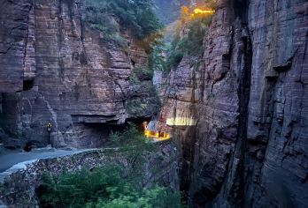 河南鹤壁万仙山景区+郭亮挂壁公路一日游可英文服务【可提供英文及小语种导游服务-往返接送-可选导游-可代订门票】