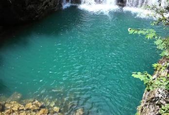 湖北恩施屏山大峡谷+罡步天梯+寻渡桥包车一日游可英文服务【可提供英文及小语种导游服务-往返接送-可选导游-可代订门票】