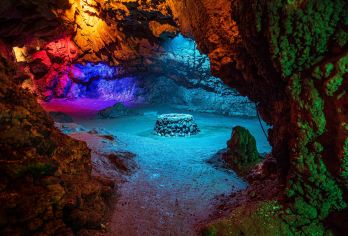 昆明滇池+西山龙门+海埂公园+宝石洞风景区一日游【8人小团】【[安全出行 健康保障]老师傅保驾护航，给您轻松愉快的旅程。】