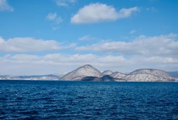 日本登别小樽洞爷湖地狱谷-可札幌富良野美瑛北海道包车精选【包车一日游，解锁旅行新方式！独立车辆配备经验丰富的老司机，为您量身打造专属行程。】