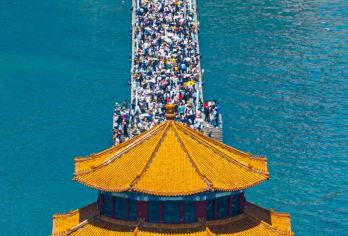 栈桥+八大关+小麦岛公园+圣弥厄尔教堂+啤酒博物馆包车1日游【专注品质/精致小团】