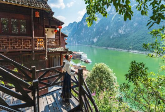 【8人小团】蚩尤九黎城+龚滩古镇+乌江画廊游船一日跟团游【[五星精选]重庆+彭水经典1日游，全程纯玩品质无购物】