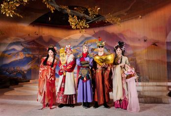 厦门屿见闽南时光幻境景区【直达景区直通车+门票】【八大主题街区复刻宋元明清古巷风貌，灯光与场景营造梦幻氛围，一步踏入闽南千年时光。】