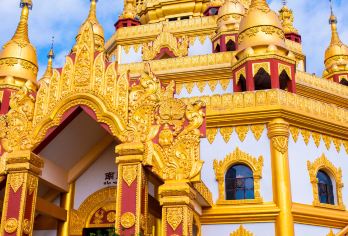 中国云南腾冲+一寨两国+姐告口岸+莫里热带雨林景区+勐焕金塔【[边城瑞丽]腾冲到瑞丽一路一景，充分体验边境风情，异域风情，热带风情。】