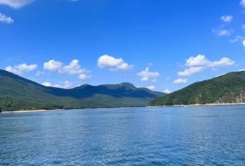 畅游吉林松花湖五虎岛一日游【松花湖清朝水师战船深度游湖 一山、一湖 ，一岛】