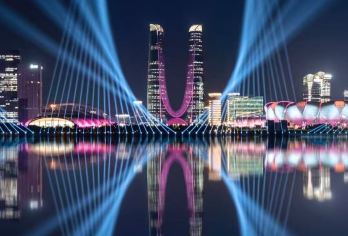 钱塘江(武林门码头)夜游【京杭大运河+钱塘江联游，赏灯光秀】【钱塘江夜游夜色时分，乘游船沿运河一路南下，至三堡船闸，欣赏钱江新城，日月同辉，钱王射潮等十里钱塘美景】