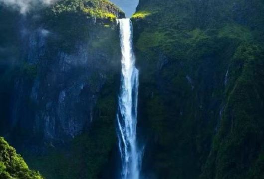 新西兰皇后镇米尔福德峡湾+游船+镜湖【中文包车+12小时】【尊享一对一高端行程定制，豪华包车专属礼遇，专业旅行顾问24小时恭候垂询。】