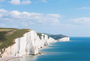 布莱顿七姐妹白崖一日游+七姐妹国家公园+皇家行宫+6人起发【七姐妹白崖：英国南大门，拥有壮丽的白色断崖和蓝色海岸】