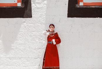 大理鸡足山+祝圣寺+金顶寺一日游【独立成团+上门接送】【[臻享]多款车型自由选择、全程独立用车无缝接送、随车提供矿泉水、晴雨伞、抽纸巾、手机充电服务】