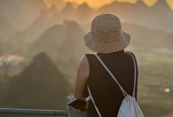 桂林：龙脊梯田和阳朔翠屏山日落一日游【可从桂林或阳朔酒店接客 探索龙脊梯田的雕塑般景观 欣赏喀斯特山脉的日落】