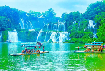广西崇左明仕田园/峒那屿湾+德天跨国瀑布一日游【不含门票】【明仕田园位于广西崇左，是热门旅游度假区，喀斯特地貌如画，多部影视取景地 。】