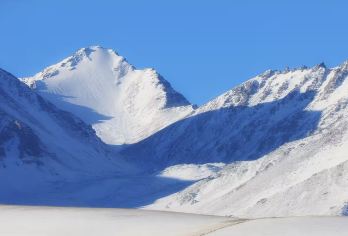 巴尔斯雪山一日游【可选巴尔斯雪山＋七彩丹霞-市区内免费接送】【[巴尔斯雪山]雪山冰川奇观，震撼视觉体验】
