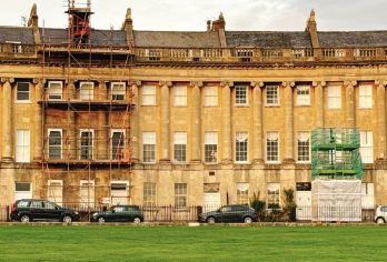 英国伦敦出发罗马浴场-皇家新月楼-巨石阵一日游【私人定制包车一日游，慢下来感受英国独特氛围】