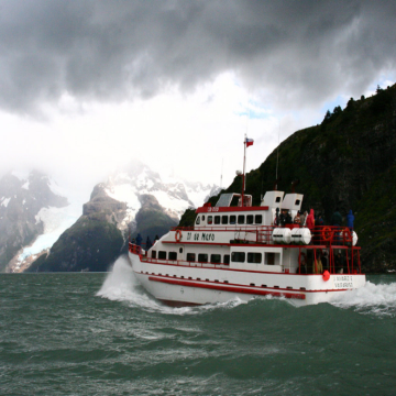 智利纳塔莱斯港巴尔马塞达和塞拉诺冰川之旅bed