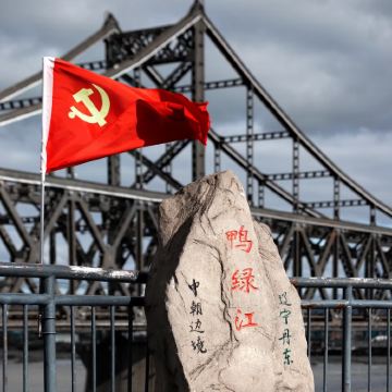 丹东鸭绿江断桥+游船+国门+抗美援朝纪念馆+安东老街一日活动