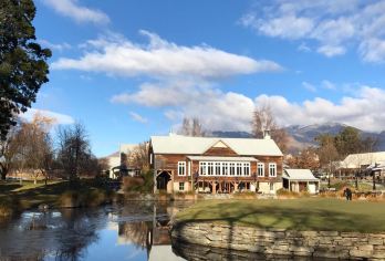 皇后镇拼团半日游：箭镇+水果小镇+斜房子+瓦纳卡孤独的树【2-9人小团，市/镇3公里内酒店接送，免去，交通烦恼】