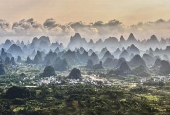 遇龙河竹筏漂游+银子岩+千里江山图一日游【纯玩小团】【[亮点一]网红竹筏体验+经典景区溶洞奇观+新晋爆火网红千里江山图+十里画廊，丰富多彩的一天；】