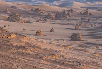 大海道深度两日游【穿越沙漠天坑雅丹长城秘境大海道核心区等】【[越野穿越]全都有，打卡大海道核心区网红景点“神仙洞”“沙漠雅丹”“秘境长城”大海道景色尽收眼底】