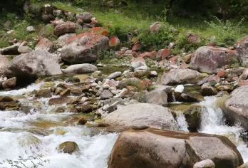 甲尔猛措一日游【徒步摄影 森林、瀑布  户外吸氧纯玩】【轻松休闲， 最高海拔2700、往返7公里，可烧烤，适合一家人出行】