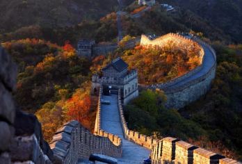【6人小团·含接送·含门票】慕田峪长城一日游【[晚起出发]避免早高峰拥堵，避免时间浪费在路程上，五环内接送，睡醒出发，让您能够达到超高的游玩体验。】