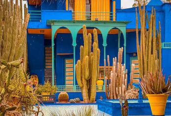 马拉喀什一日游：库图比亚塔、巴伊亚宫、马约尔花园、德吉玛广场【舒适空调车接送，从酒店出发直达马拉喀什各主要景点，省去交通烦恼。】