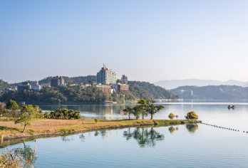 日月潭導覽湊團遊【台北出发｜含船票｜自由安排日月潭过夜】【台北直达日月潭单程接驳，轻松开启旅程】