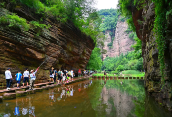 洛阳龙潭大峡谷一日游【独立用车/上门接送/行程自由/纯玩】【[游玩时间充裕]私人定制 时间自由小团省去等待其他游客时间，不用与其他客人拼团，独立用车，一单一团】