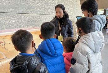 【金牌说】成都博物馆讲解 2H 史说成都大咖领讲 VIP小团【[金牌导游讲师团]他们博古通今，幽默睿智，善于挖掘文物背后的故事，用有趣的方式还原历史真相；】