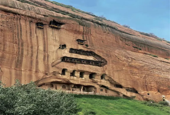 张掖马蹄寺+金塔寺一日游【精品小团/魅力石窟/品质纯玩】【小车小团，纯玩无购物！】