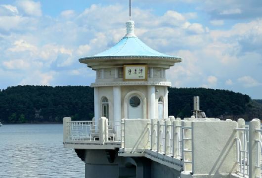 长春家庭包车一日活动：净月潭+长影世纪城+东北虎园+电影制片厂【自然生态与电影文化游长春经典一日：长春净月潭、长影世纪城、东北虎园、电影制片厂。适合家庭亲子游。】