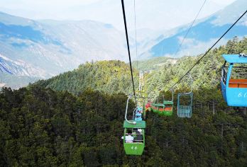 丽江玉龙雪山+牦牛坪+蓝月谷一日游【官方出票+氧气+防寒服】【[安心出行]中索道保证有票！官方渠道出票，无需自行抢票；除雪山检修、恶劣天气等情况，未出票退一赔一！】