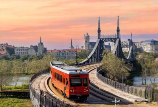 私家小团上门接送|东莞可园+西溪古村+松山湖公园一日游【私家旅行：一单一团，不拼客，专属旅行；品质服务：5座/7座车上门接送，专职司机护航。】