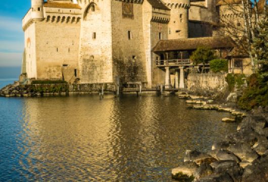 蒙特勒+沃韦+卓别林的奇幻世界（英文团含景点门票）【带您走进电影大师查理·卓别林的奇幻世界，探访联合国教科文组织世界遗产——[拉沃梯田葡萄园]】