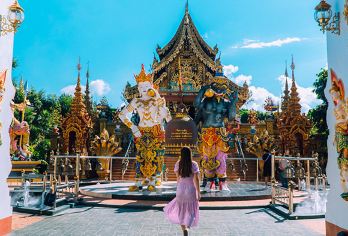 【清迈包车游】泰国清迈清莱黑白庙蓝庙粘粘瀑布一日游大象咖啡馆【酒店上门接送，专车安全放心，24H中文服务】