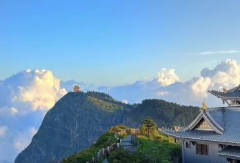 峨眉山+乐山大佛一日游【纯玩私家团+豪华suv座驾】【乐山大佛+峨眉山金顶打卡线路，兼顾效率与舒适的私家团体验，行程时间灵活】