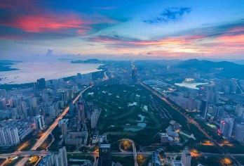 深圳平安金融中心+莲花山公园+中英街+大梅沙海滨公园一日活动【[安心游]私家精品小团，一单一团，上门接送。】