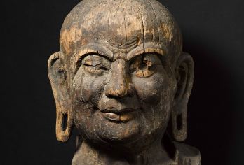 上海博物馆(东馆)【万卷说】 1.5~3h人工讲解 不含门票【[签约讲师]持有国家导游证\讲解证，一线工作经验10年以上，有责任心，能根据听众的兴趣，灵活讲解。】